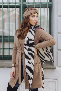 chaqueta de punto marron larga con botones y cinturon