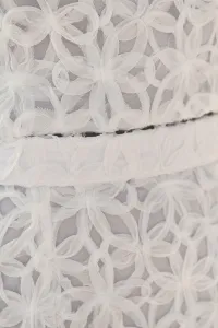vestido midi asimetrico de tul blanco con dibujo en relieve y gran