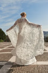 Top corto gasa bordada blanca flores para novias, mama comunion