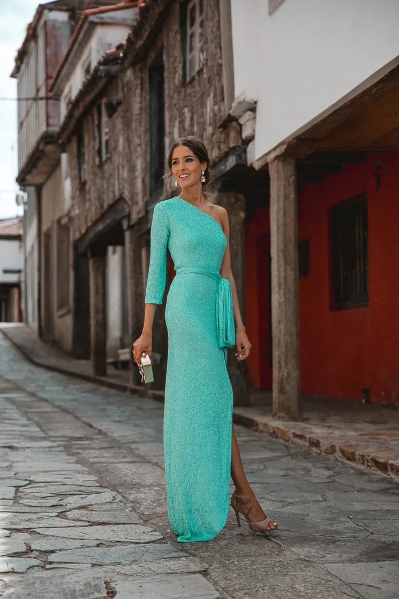 vestido largo de fiesta asimetrico de lentejuelas verde para boda