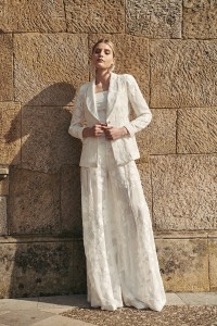 Chaqueta americana gasa blanca bordada para novia civil
