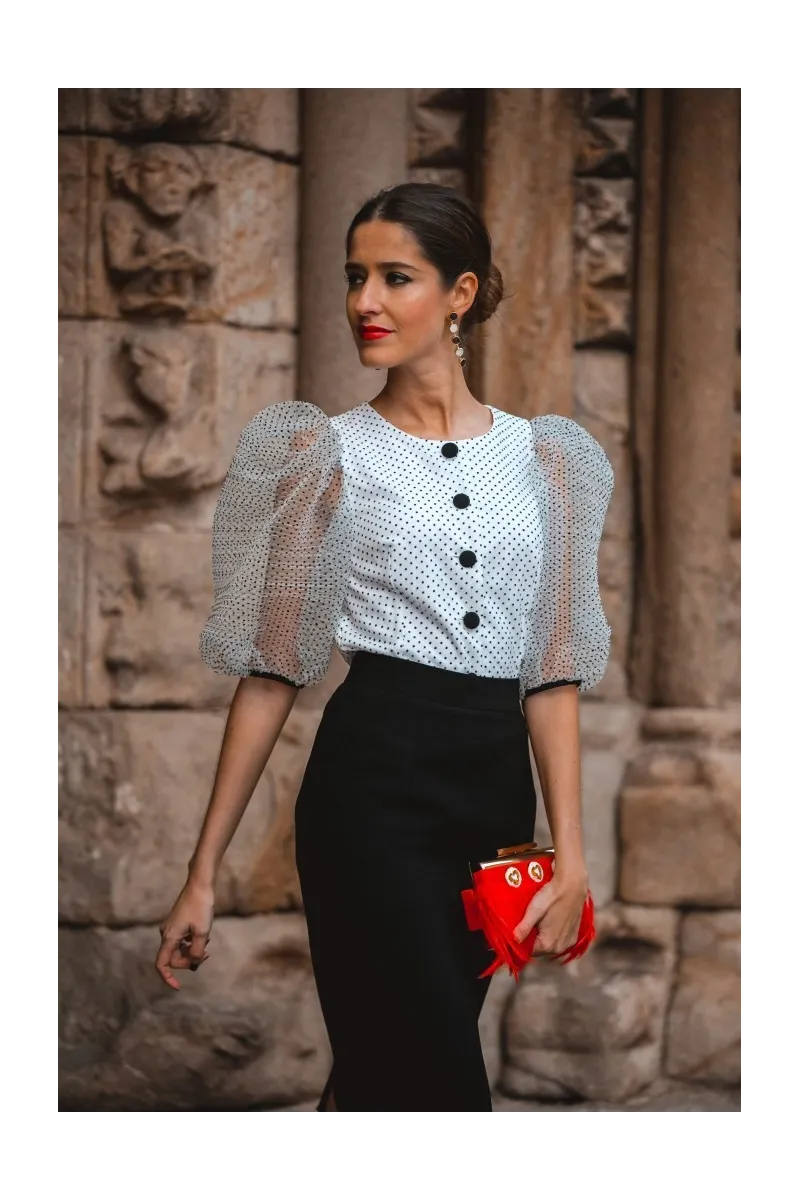 Blusa de fiesta con mangas abullonadas de plumetti