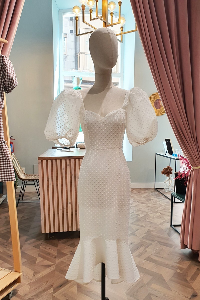 Vestido midi en plumetti  blanco lunares negros falda negra con