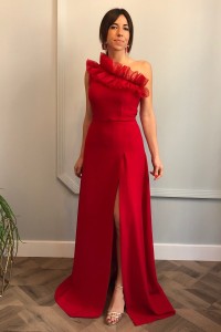 Vestido de fiesta largo rojo asimetrico para boda noche