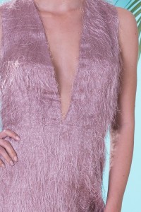 Vestido de fiesta  largo con abertura en rosa empolvado