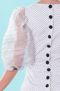 Vestido corto de fiesta en plumetti blanco y negro de manga farol