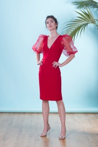 Vestido corto de fiesta rojo con escote pico y manga farol de