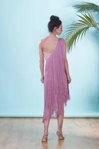 Vestido corto de fiesta rosa asimetrico con flecos largos