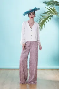 Blusa de fiesta blanca con escote en pico manga larga y plumas en