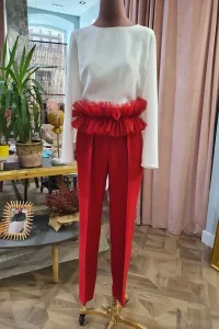 Pantalon pitillo verde agua con volante de plumetti para invitadas