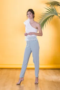 Pantalon pitillo verde agua con volante de plumetti para invitadas