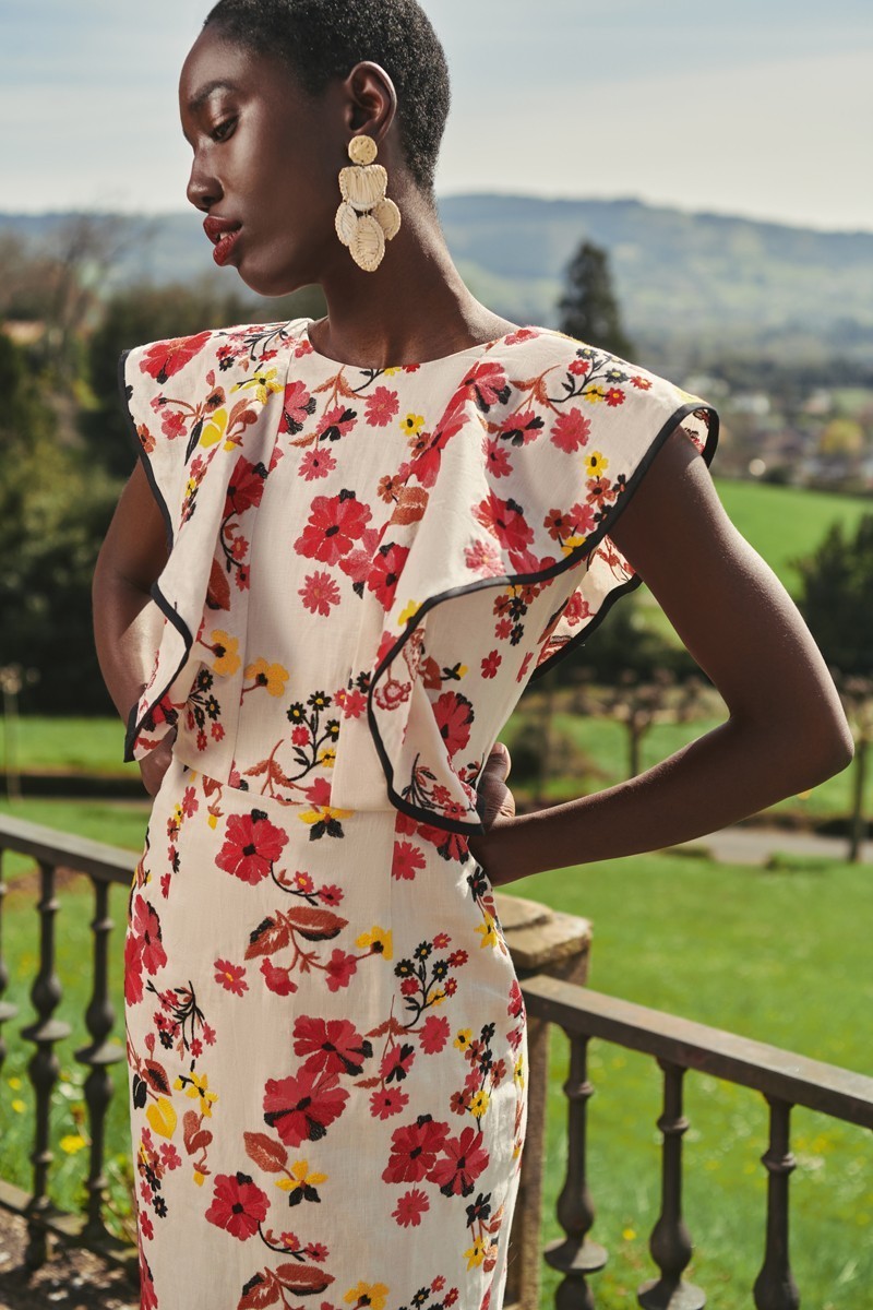 vestido con volantes y falda midi de lino bordado flores para