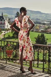 vestido con volantes y falda midi de lino bordado flores para