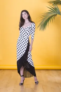 Vestido de lunares blanco y negro con flecos largo midi