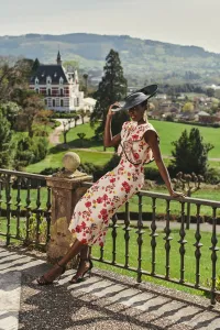 vestido con volantes y falda midi de lino bordado flores para