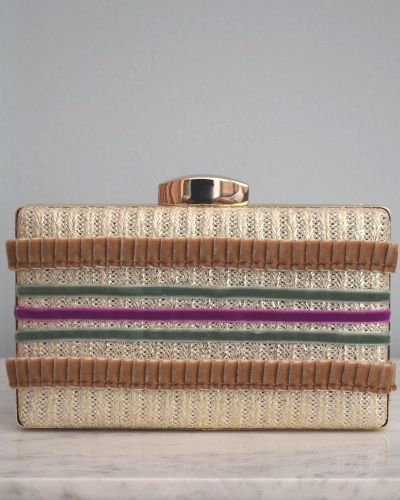 Bolso camel con tiras de terciopelo de colores