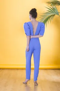 mono largo pitillo azul con sobrefalda escote en pico con lazo