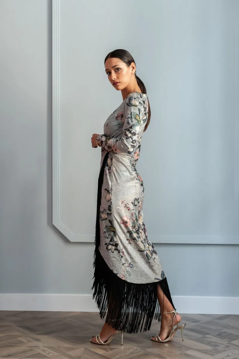 vestido midi estampado con manga larga y flecos