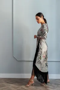 vestido midi estampado con manga larga y flecos