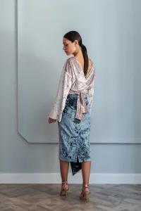 falda de terciopelo en color rosa empolvado y azul grisaceo