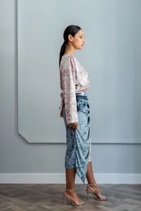 falda de terciopelo en color rosa empolvado y azul grisaceo