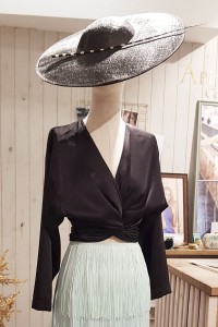 blusa blanca multiposicion saten