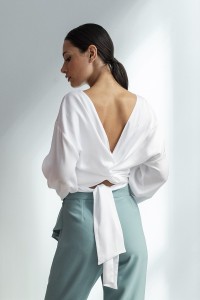 blusa blanca multiposicion saten