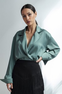 Camisa Esmoquin Satén Verde  Alyssa
