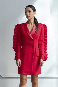 vestido corto esmoquin rojo con volantes en la manga