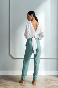 pantalon pitillo negro con peplum