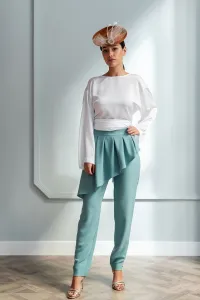 pantalon pitillo negro con peplum