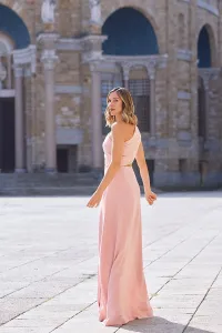 vestido largo de tul rosa bordado con falda larga de vuelo para