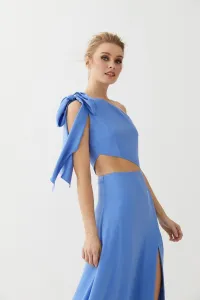 vestido largo azul con abertura