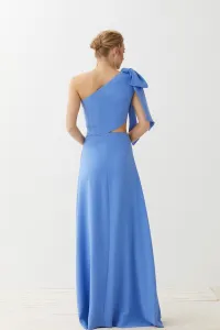 vestido largo azul con abertura