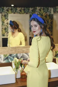 Vestido Midi Amarillo Peplum Adrienne