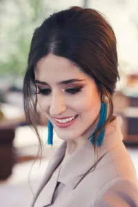 Pendientes Blancos y Dorados con Flecos Verde Agua