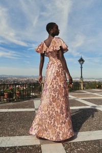 Vestido largo gasa lentejuelas con volante para invitada boda
