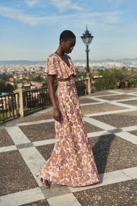 Vestido largo gasa lentejuelas con volante para invitada boda