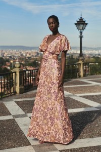 Vestido largo gasa lentejuelas con volante para invitada boda