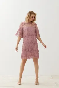 Precioso vestido corto con media manga y flecos en rosa empolvado.
