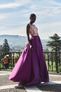 top cruzado en gasa de lentejuelas para invitada