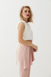 pantalon pitillo rosa peplum dione