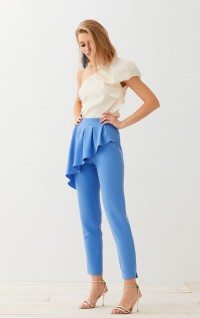 top blanco asimetrico abullonado colette
