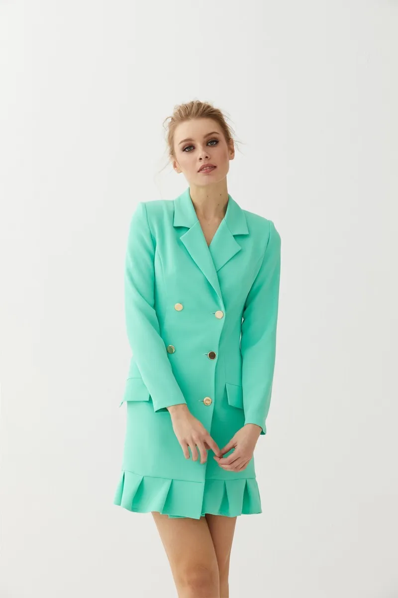 vestido corto esmoquin aguamarina con volante kassia