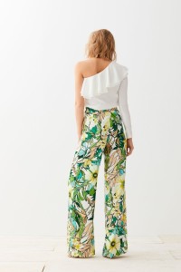 top asimetrico con volante blanco agape