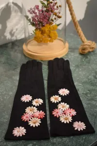 guantes antelina negro con flores de terciopelo rosa