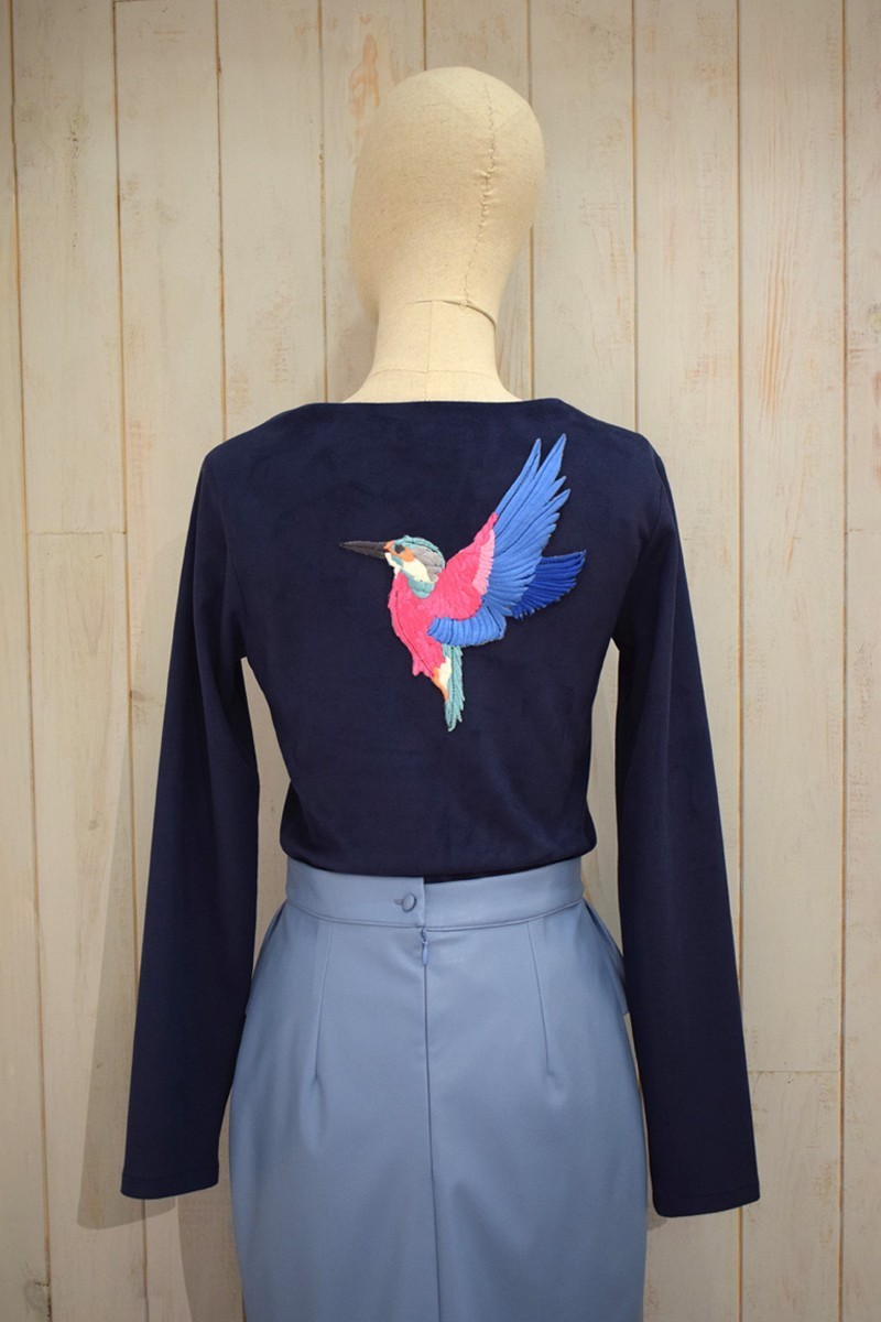 jersey ante azul con pajaro bordado en espalda manga larga