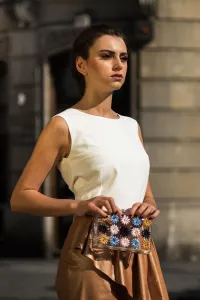 clutch base metacrilato flores terciopelo