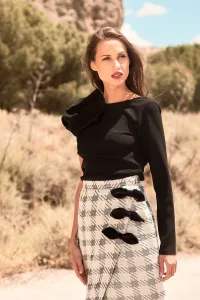 falda midi asimetrica pata de gallo blanca y gris con lazos negros