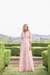 Vestido camisero largo con cuello esmoquin en organza mariposas